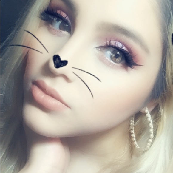 Meet your Posher, Adriana - Picture 2 of 7